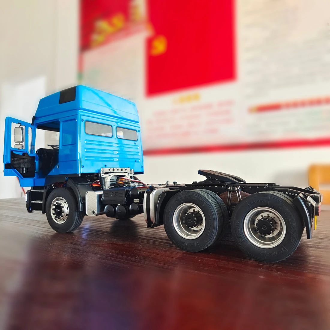 HY MODELS 1/14 RC Simulation Hydraulic Tractor-trailer Truck Engineering Machinery Vehicle Model 3-speed Gearbox - Image 9
