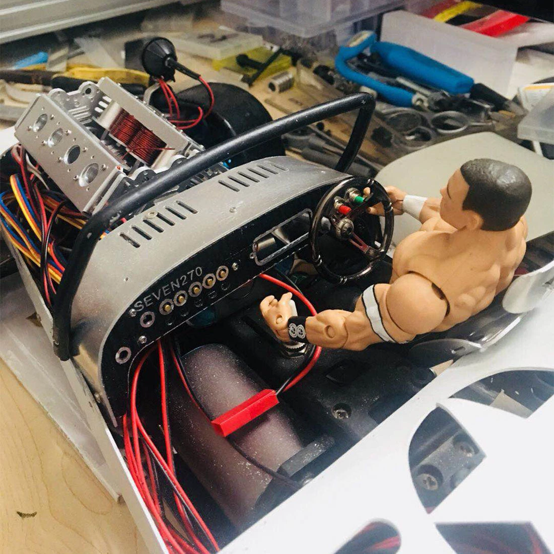 V8 Electromagnetic Engine Model For Model Car / Ship - Image 3