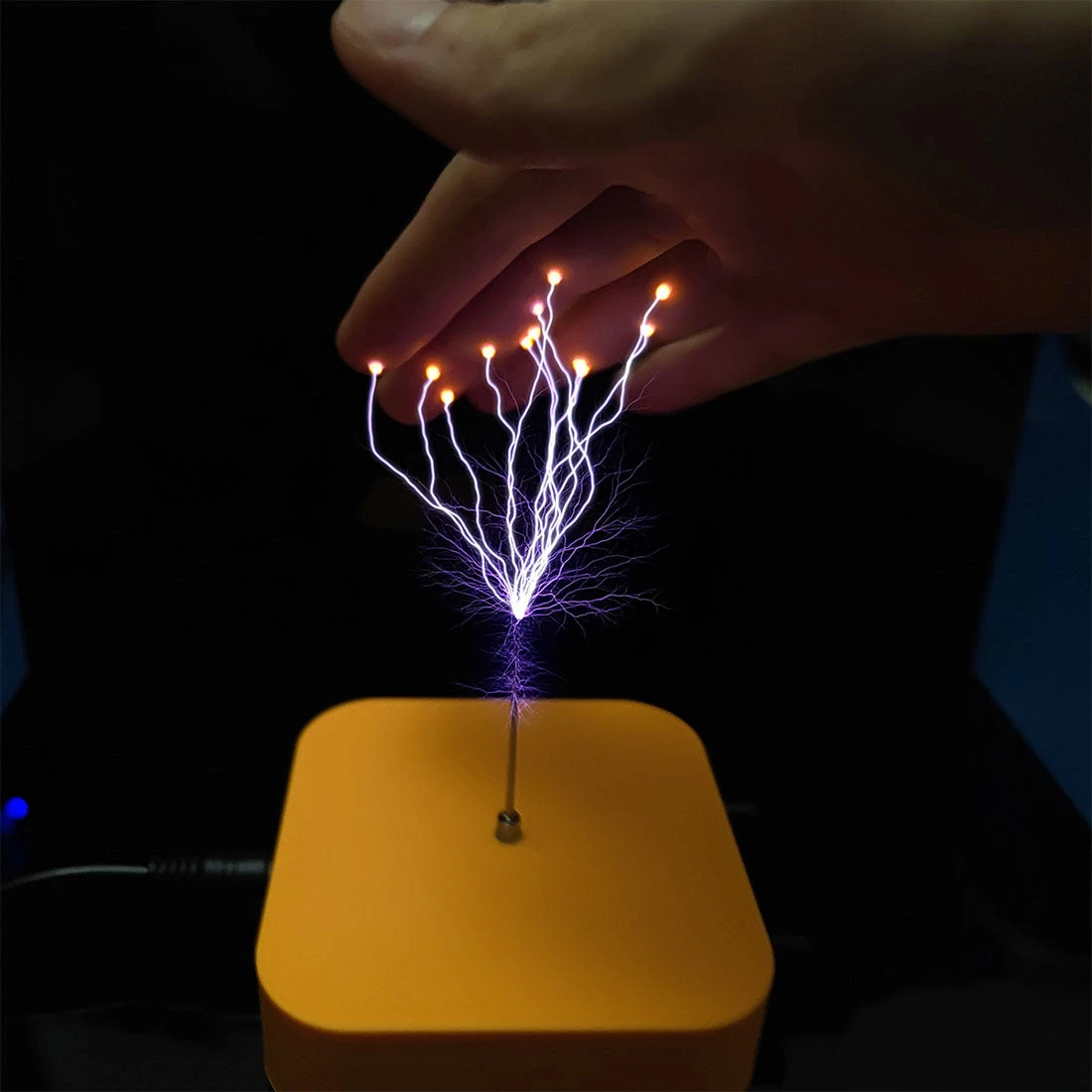 Bluetooth Music Tesla Coil Plasma Loudspeaker With Long Arc - Image 4